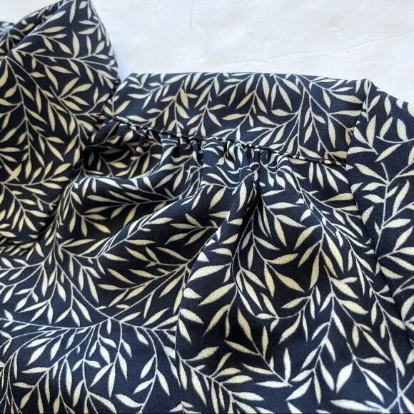 Morris & Co.‎ x  H&M Leaf Pattern Blue Blouse, Size 12 - Picture 4 of 7